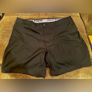 Men’s golf shorts, PGA Tour, size 40. Very good condition. Worn only few times